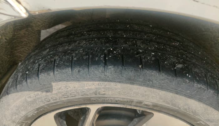 2019 Maruti Baleno ALPHA PETROL 1.2, Petrol, Manual, 1,04,643 km, tyre