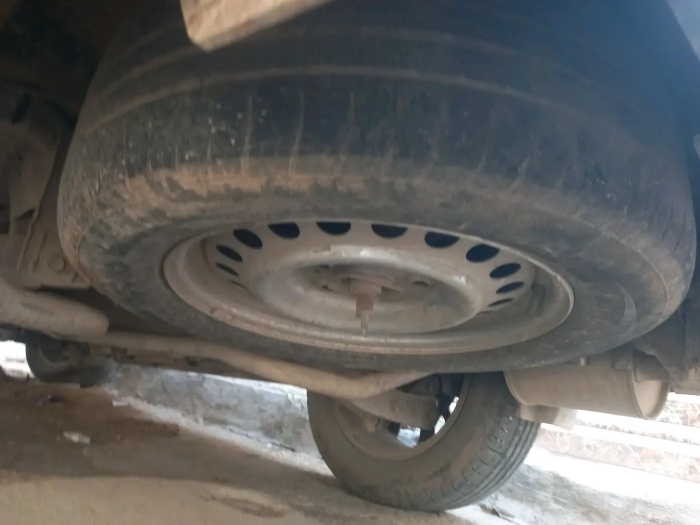 2018 Mahindra XUV500 W11 AT, Diesel, Automatic, 47,804 km, tyre