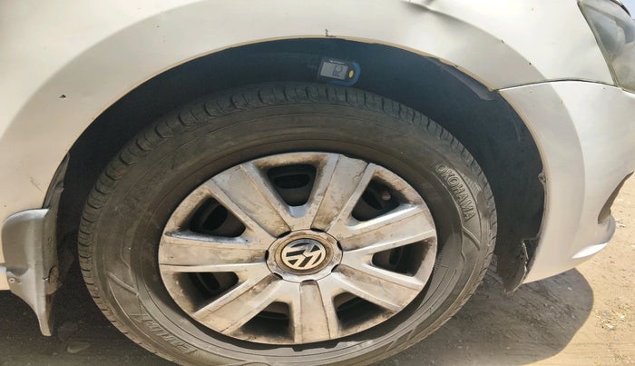 2010 Volkswagen Vento TRENDLINE DIESEL 1.6, Diesel, Manual, 92,834 km, tyre