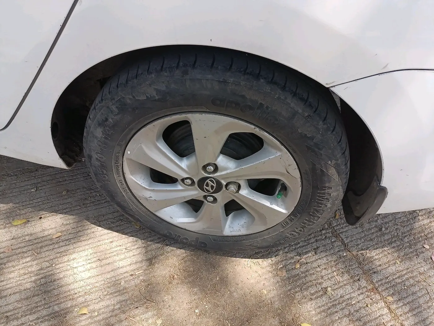 2017 Hyundai Xcent SX 1.2 CRDI, Diesel, Manual, 2,84,866 km, tyre
