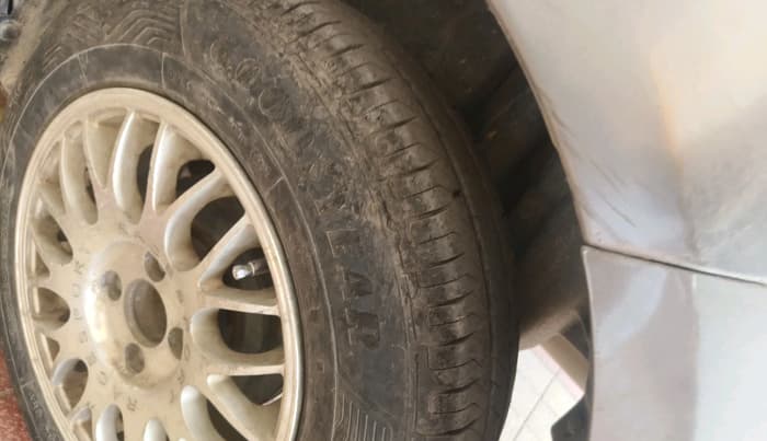 2012 Maruti Swift Dzire VDI, Diesel, Manual, 1,17,502 km, tyre