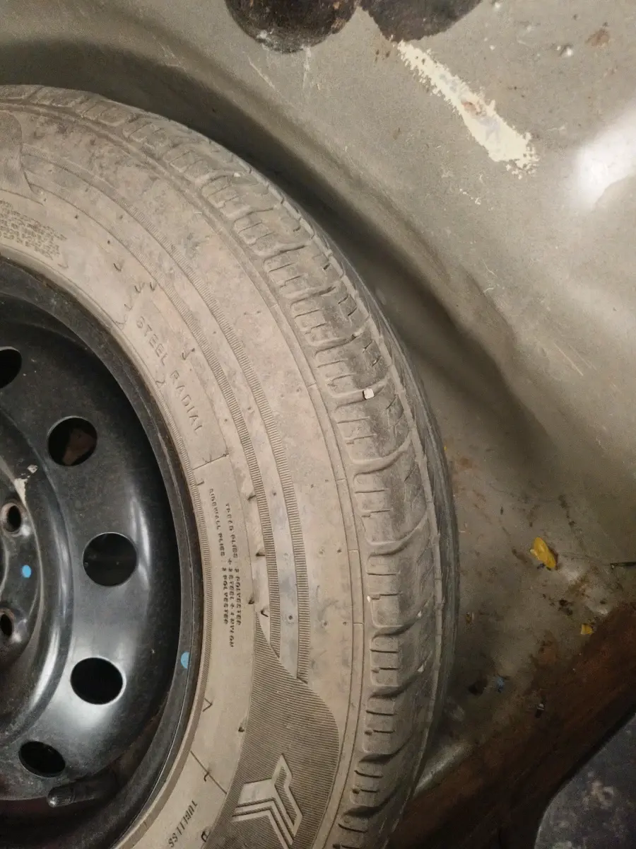 2012 Maruti Swift Dzire VDI, Diesel, Manual, 1,17,502 km, tyre
