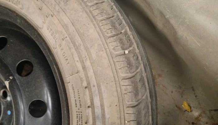 2012 Maruti Swift Dzire VDI, Diesel, Manual, 1,17,502 km, tyre