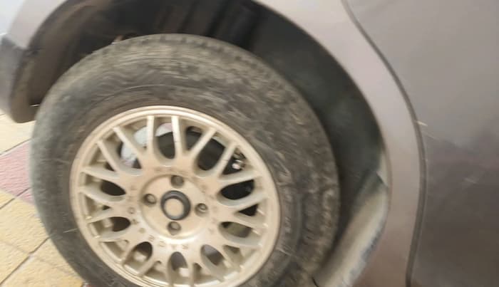 2012 Maruti Swift Dzire VDI, Diesel, Manual, 1,17,502 km, tyre