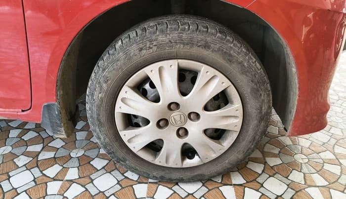 2013 Honda Brio S MT, Petrol, Manual, 76,719 km, tyre