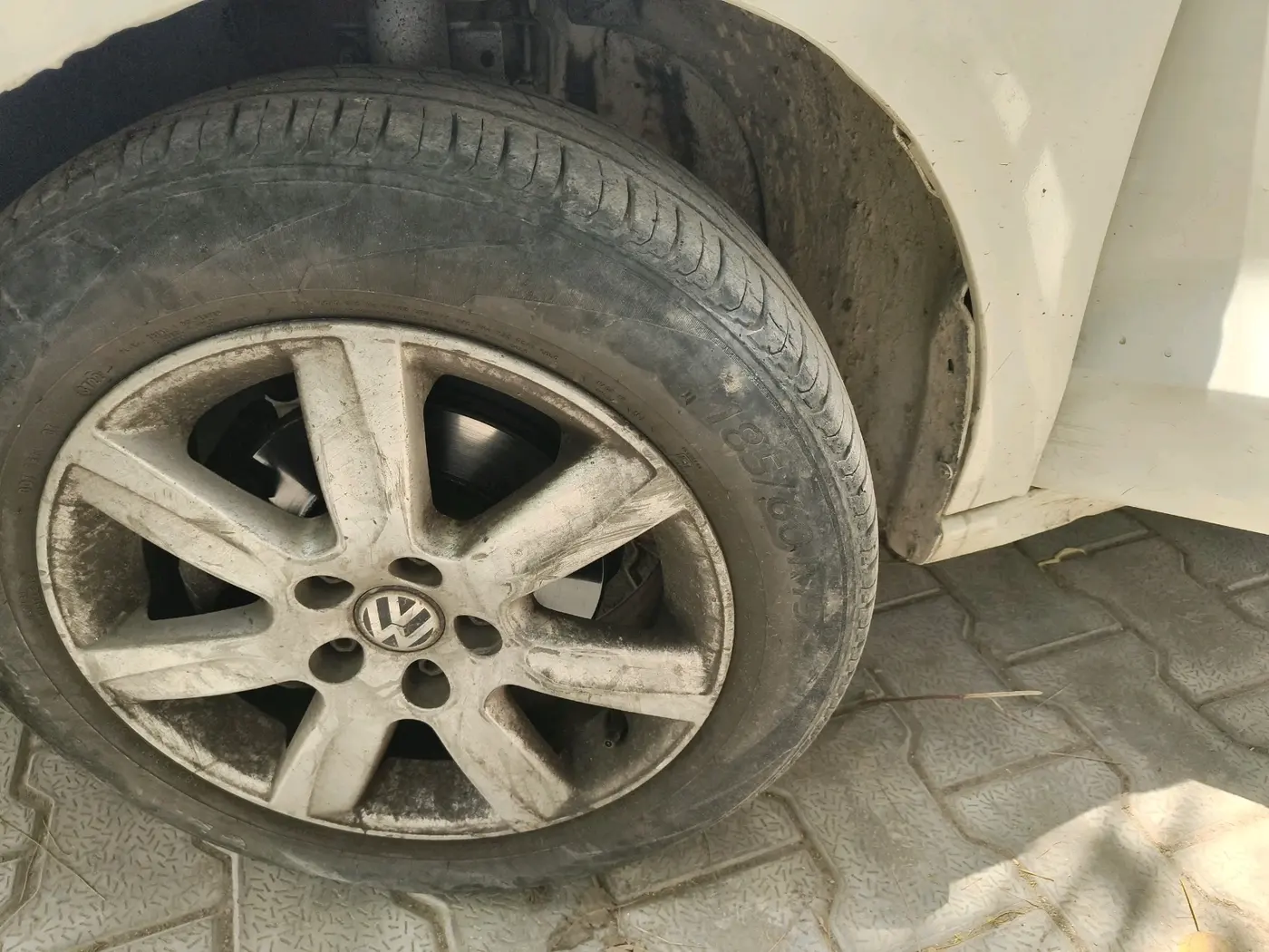 2011 Volkswagen Vento HIGHLINE DIESEL 1.6, Diesel, Manual, 1,25,314 km, tyre