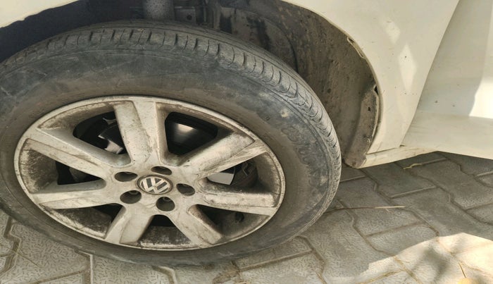 2011 Volkswagen Vento HIGHLINE DIESEL 1.6, Diesel, Manual, 1,25,314 km, tyre