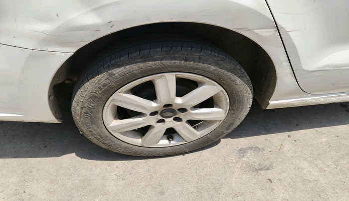 2011 Volkswagen Vento HIGHLINE DIESEL 1.6, Diesel, Manual, 1,25,314 km, tyre