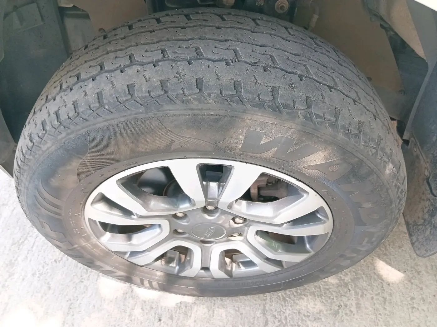 2021 Ford Endeavour TITANIUM 2.0 4X4 AT, Diesel, Automatic, 88,522 km, tyre