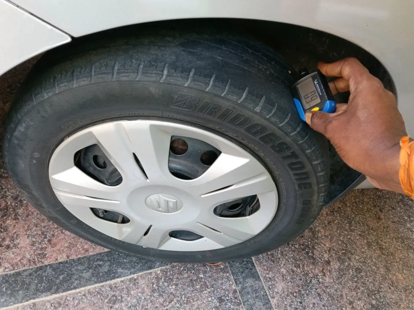2012 Maruti Wagon R 1.0 VXI, Petrol, Manual, 1,03,904 km, tyre