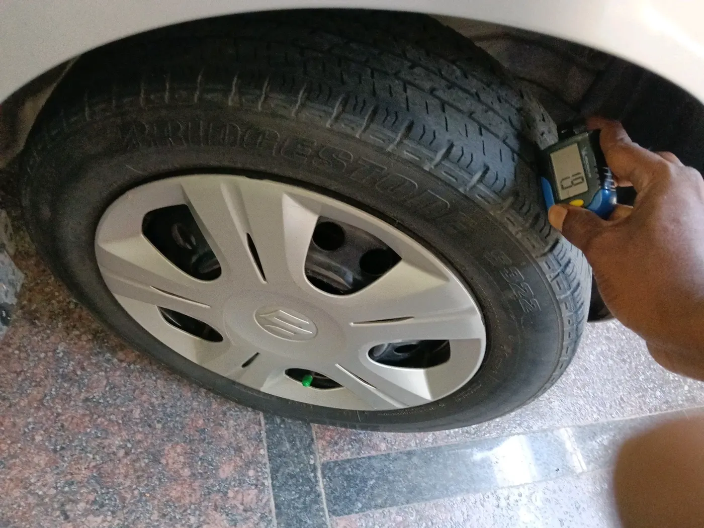 2012 Maruti Wagon R 1.0 VXI, Petrol, Manual, 1,03,904 km, tyre