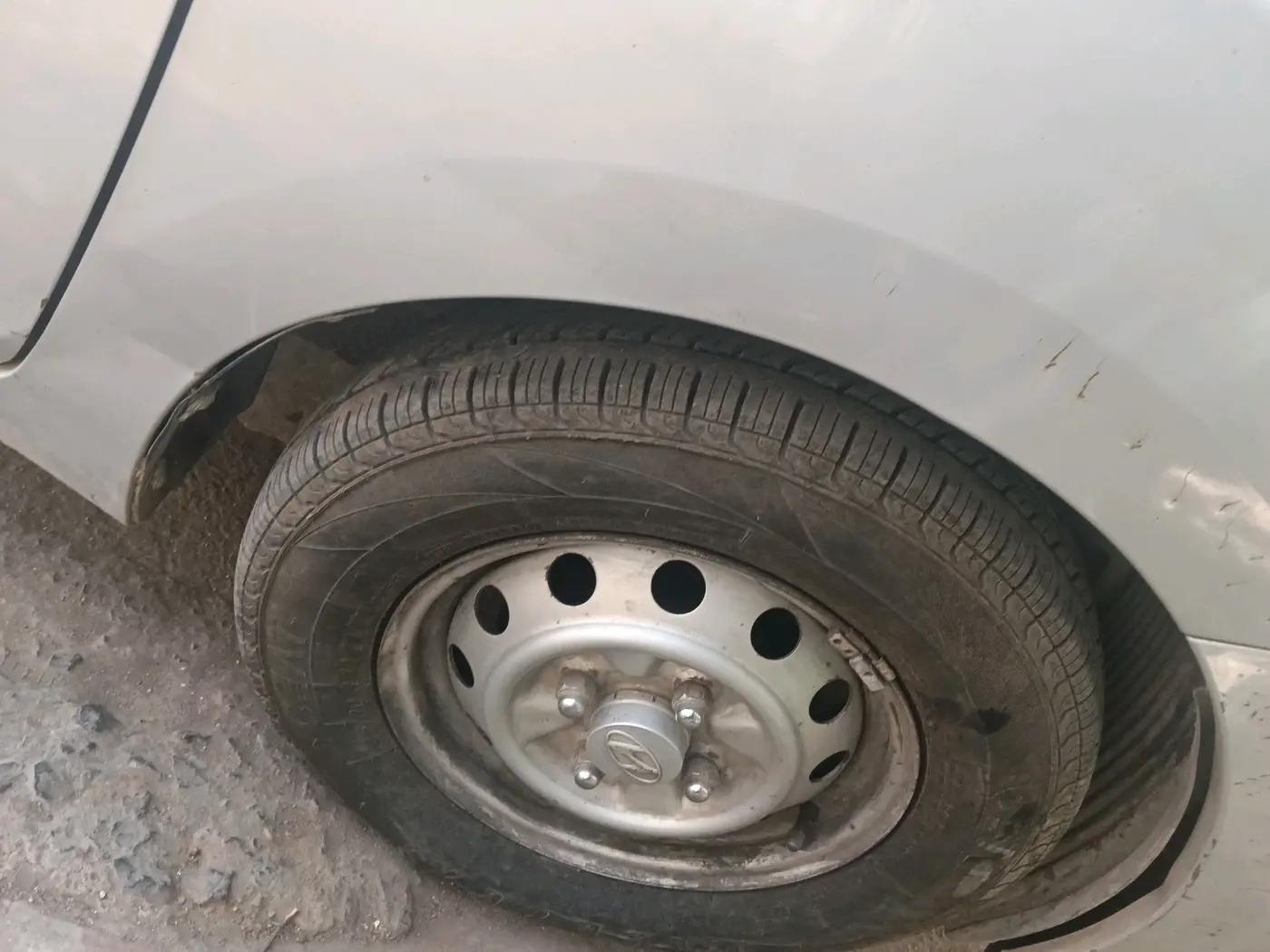 2014 Hyundai Eon ERA + LPG, Petrol, Manual, 48,110 km, tyre
