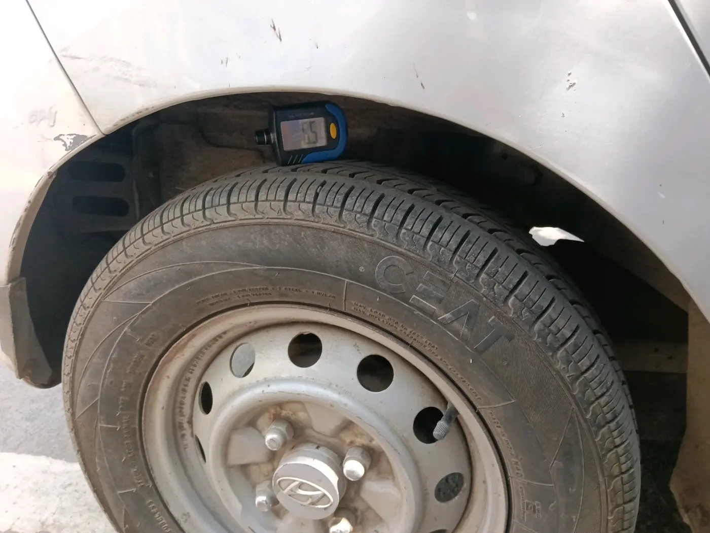 2014 Hyundai Eon ERA + LPG, Petrol, Manual, 48,110 km, tyre