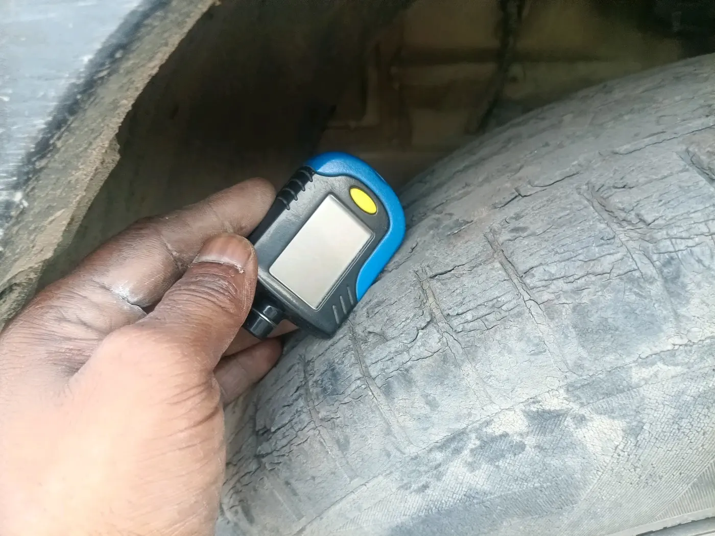 2019 Mahindra XUV300 W6 1.2 PETROL, Petrol, Manual, 62,164 km, tyre
