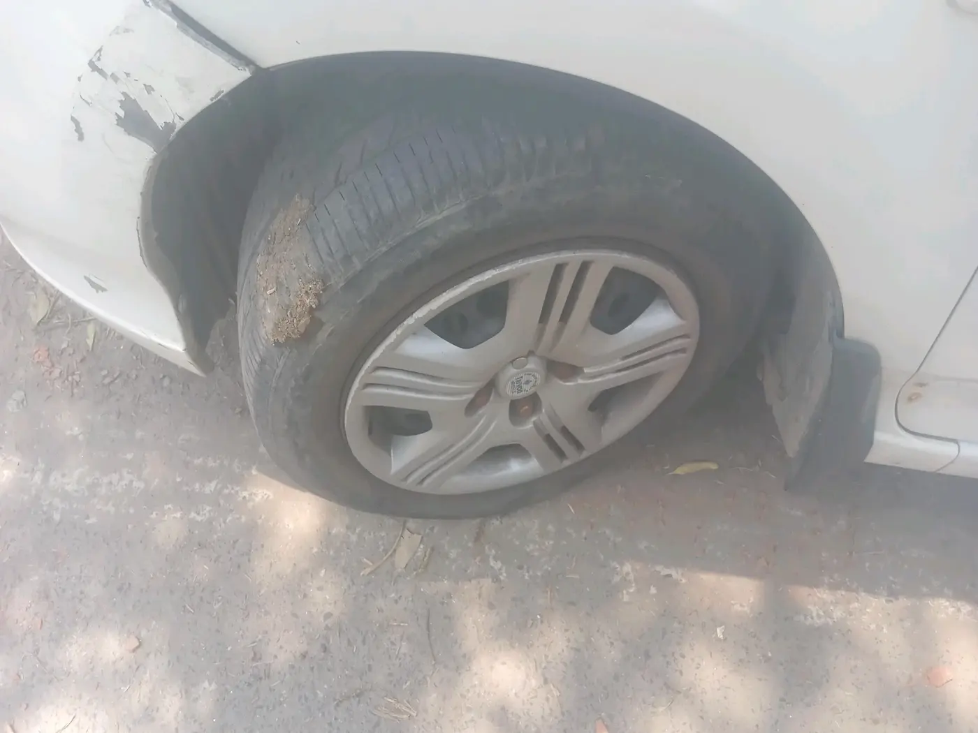 2012 Honda City 1.5L I-VTEC E MT, CNG, Manual, 1,25,178 km, tyre
