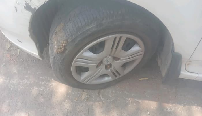 2012 Honda City 1.5L I-VTEC E MT, CNG, Manual, 1,25,178 km, tyre