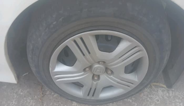 2012 Honda City 1.5L I-VTEC E MT, CNG, Manual, 1,25,178 km, tyre