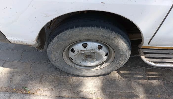 2019 Maruti Eeco 5 STR WITH A/C+HTR, CNG, Manual, 1,08,086 km, tyre