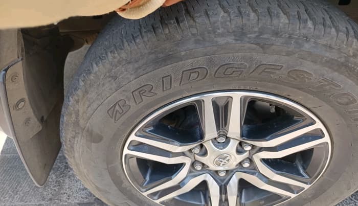 2022 Toyota Fortuner 4X2 AT 2.8 DIESEL, Diesel, Automatic, 31,047 km, tyre