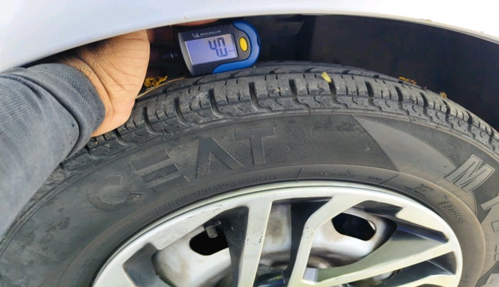 2017 Datsun Redi Go A, Petrol, Manual, 28,451 km, tyre