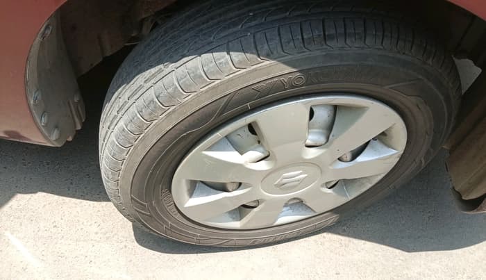 2011 Maruti Wagon R 1.0 LXI CNG, CNG, Manual, 69,057 km, tyre