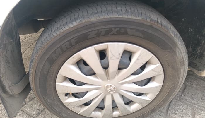 2012 Toyota Etios G, Petrol, Manual, 1,06,287 km, tyre