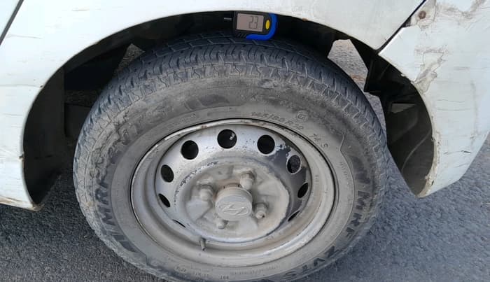 2016 Hyundai Eon ERA +, Petrol, Manual, 86,321 km, tyre