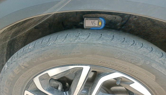 2022 KIA CARENS PRESTIGE PLUS 1.4 PETROL DCT 7 STR, Petrol, Automatic, 46,180 km, tyre