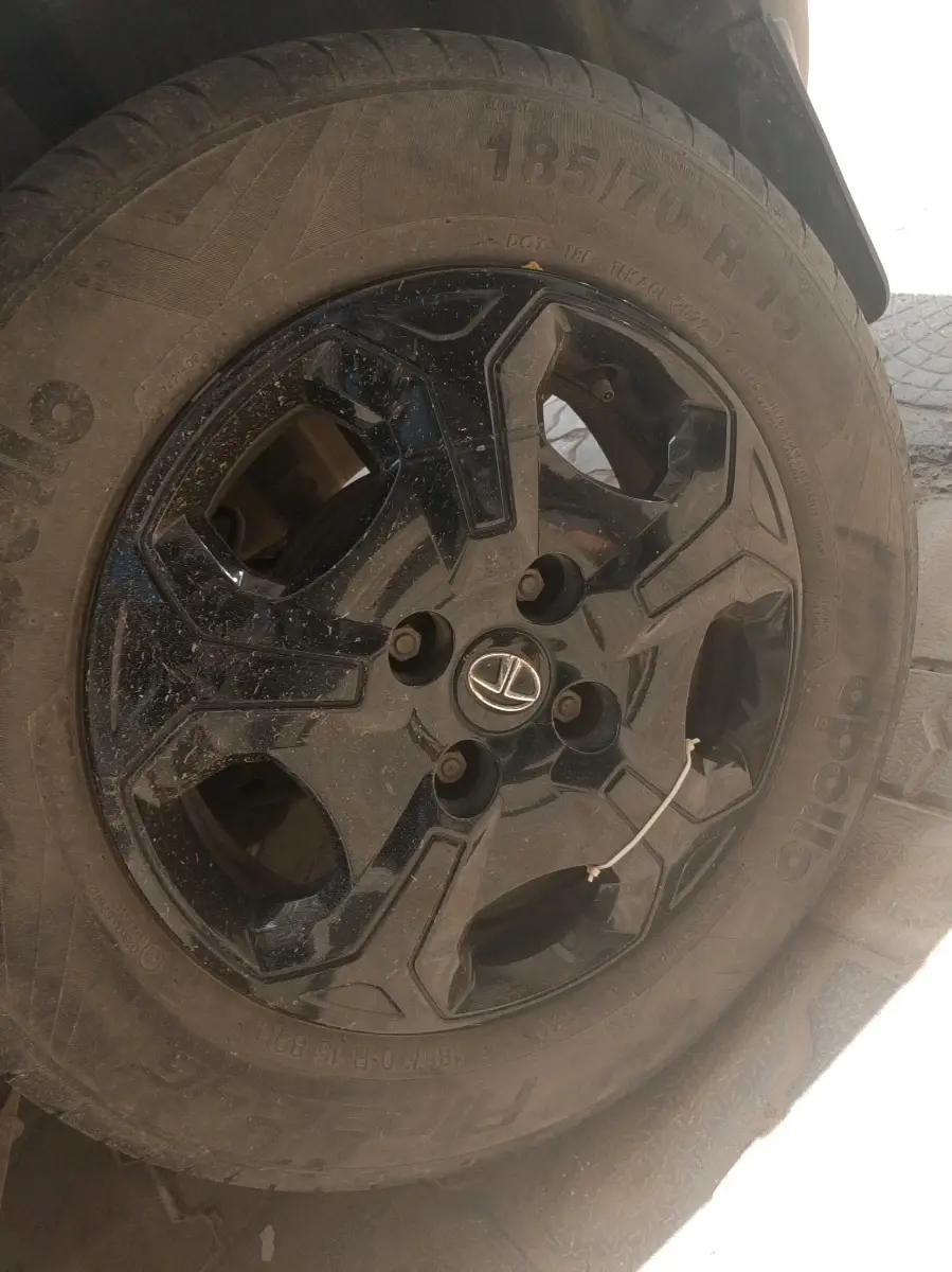 2022 Tata PUNCH ACCOMPLISHED MT, Petrol, Manual, 24,222 km, tyre