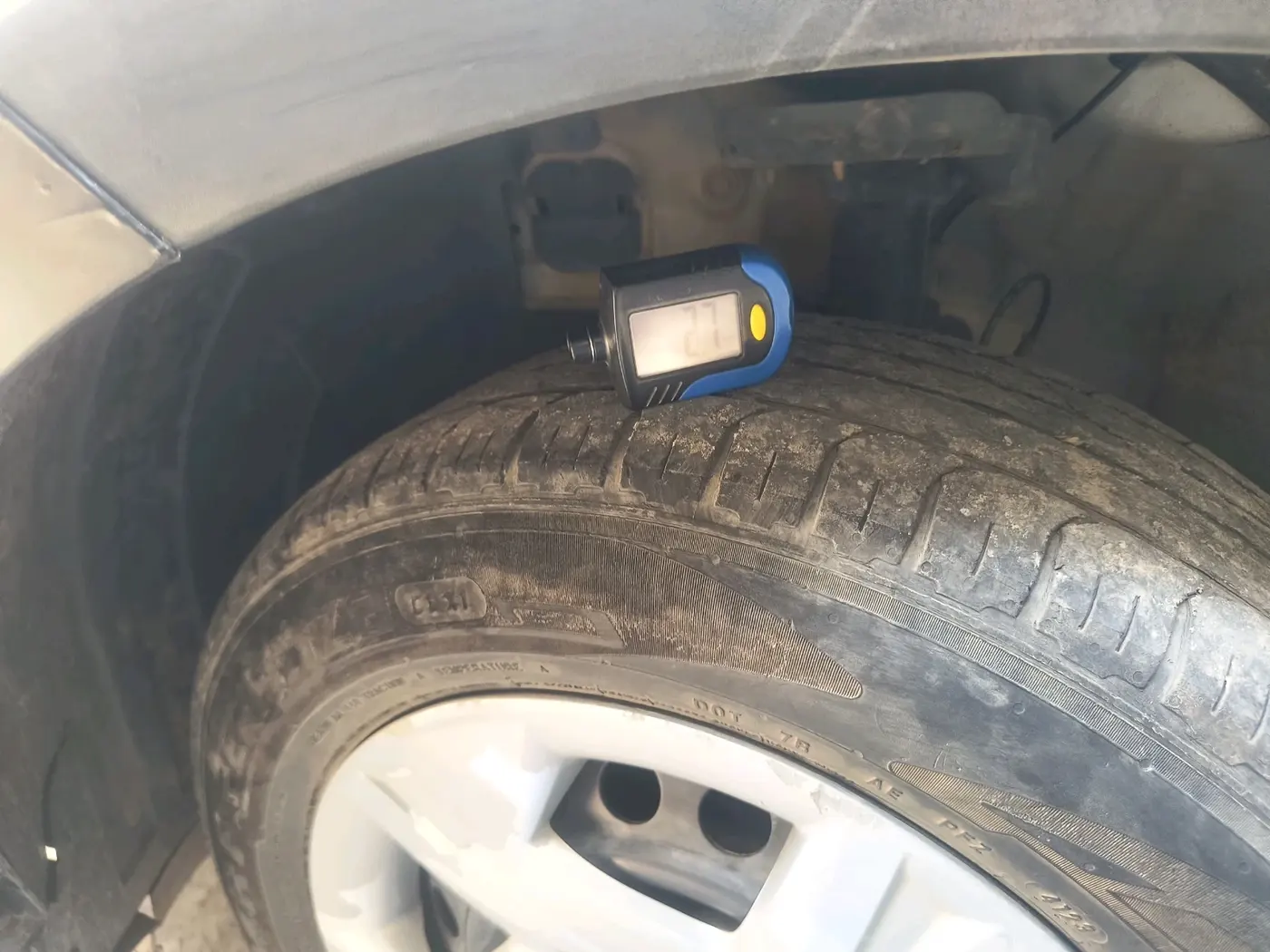 2022 Hyundai VENUE S 1.2, Petrol, Manual, 1,04,087 km, tyre
