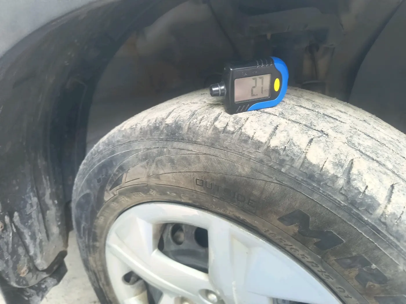 2022 Hyundai VENUE S 1.2, Petrol, Manual, 1,04,087 km, tyre