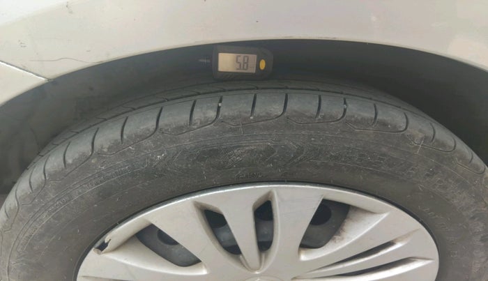 2013 Maruti Ertiga VXI, Petrol, Manual, 1,17,414 km, tyre