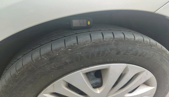 2013 Maruti Ertiga VXI, Petrol, Manual, 1,17,414 km, tyre