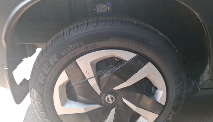 2025 Nissan MAGNITE Acenta B4D 1.0 Petrol AMT, Petrol, Automatic, 5,077 km, tyre