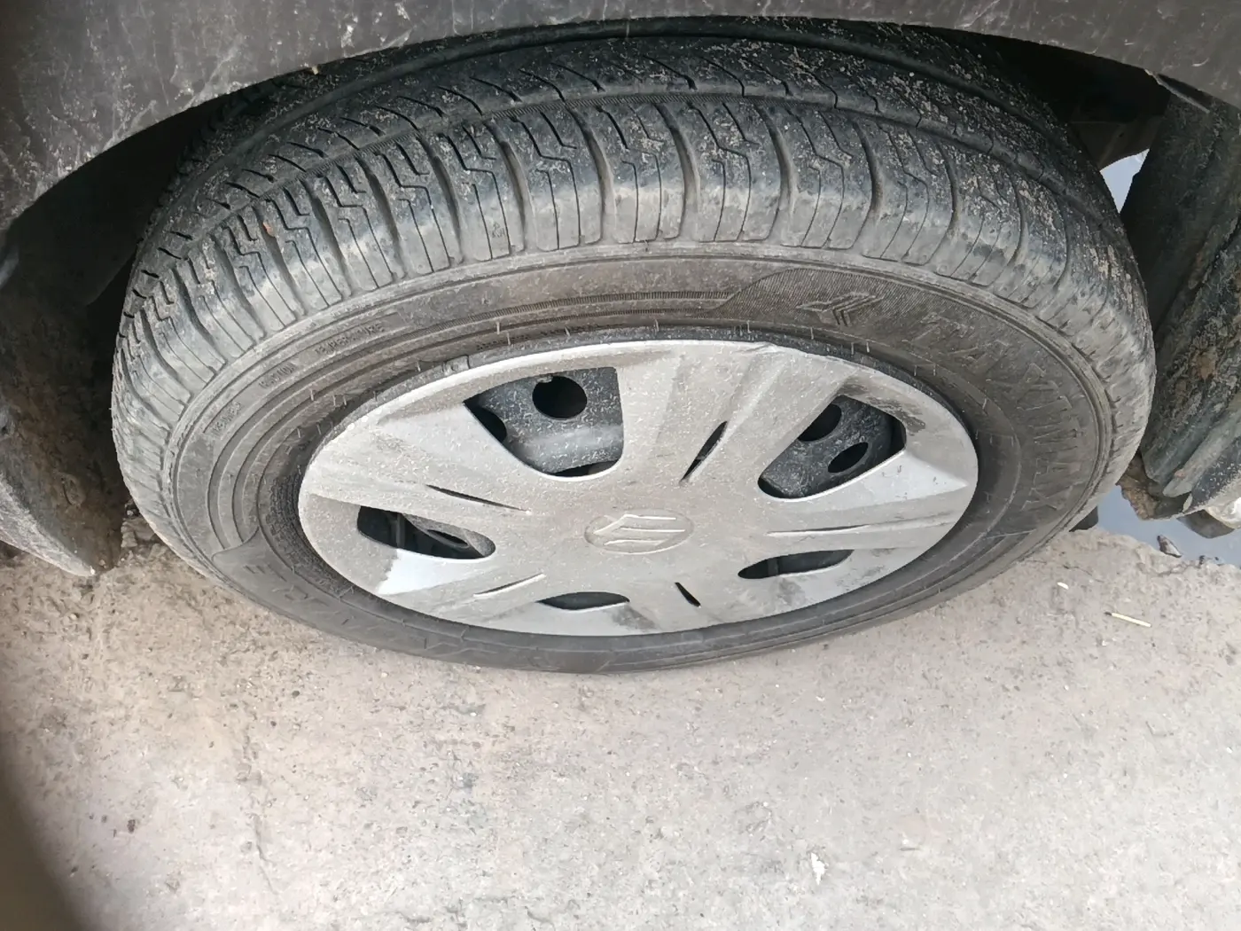 2018 Maruti Wagon R 1.0 VXI AMT, CNG, Automatic, 1,05,610 km, tyre