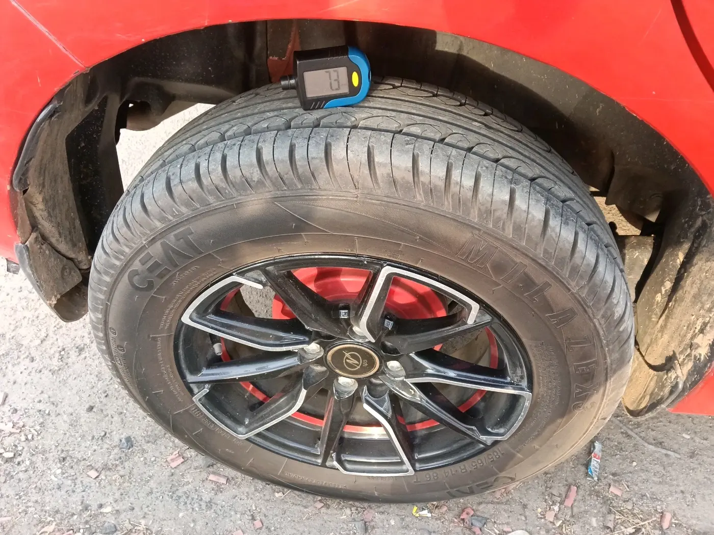 2019 Maruti Swift VXI, Petrol, Manual, 95,552 km, tyre