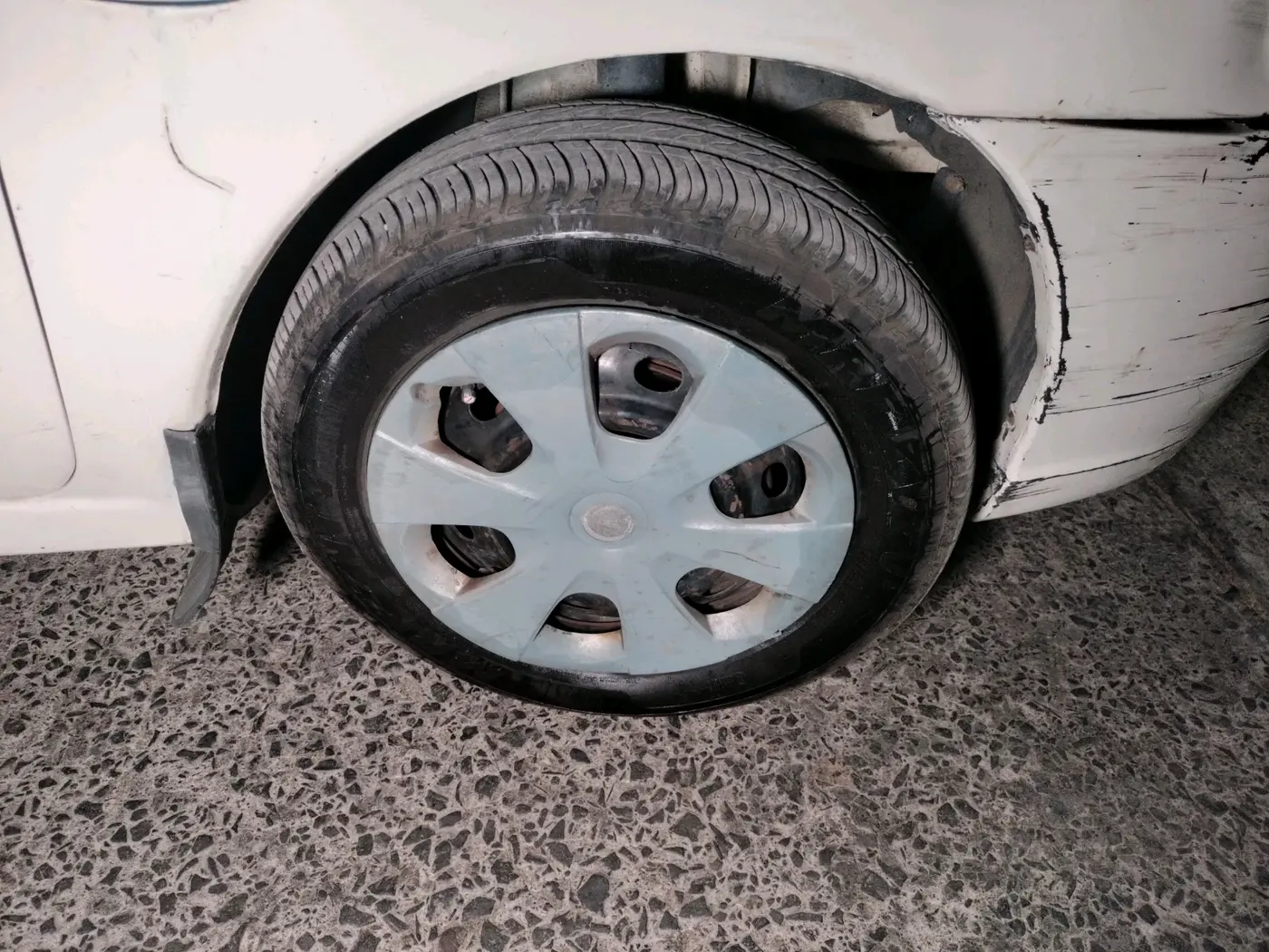 2011 Tata Indigo ECS LX CR4, Diesel, Manual, 1,12,014 km, tyre