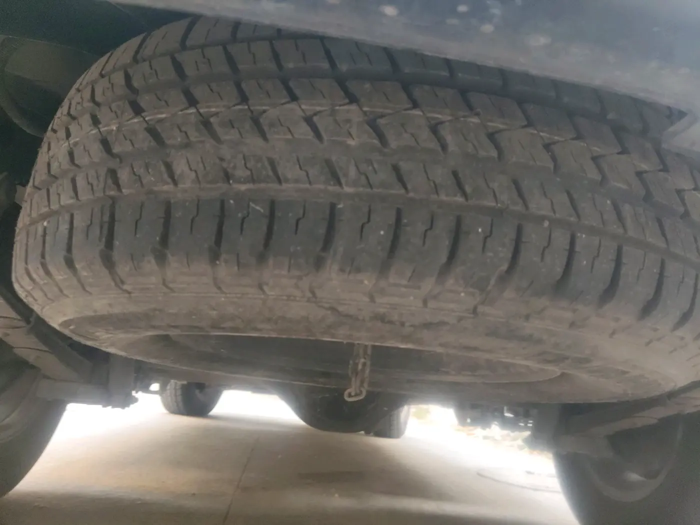 2013 ISUZU MU-7 4x2 MT, Diesel, Manual, 1,33,788 km, tyre