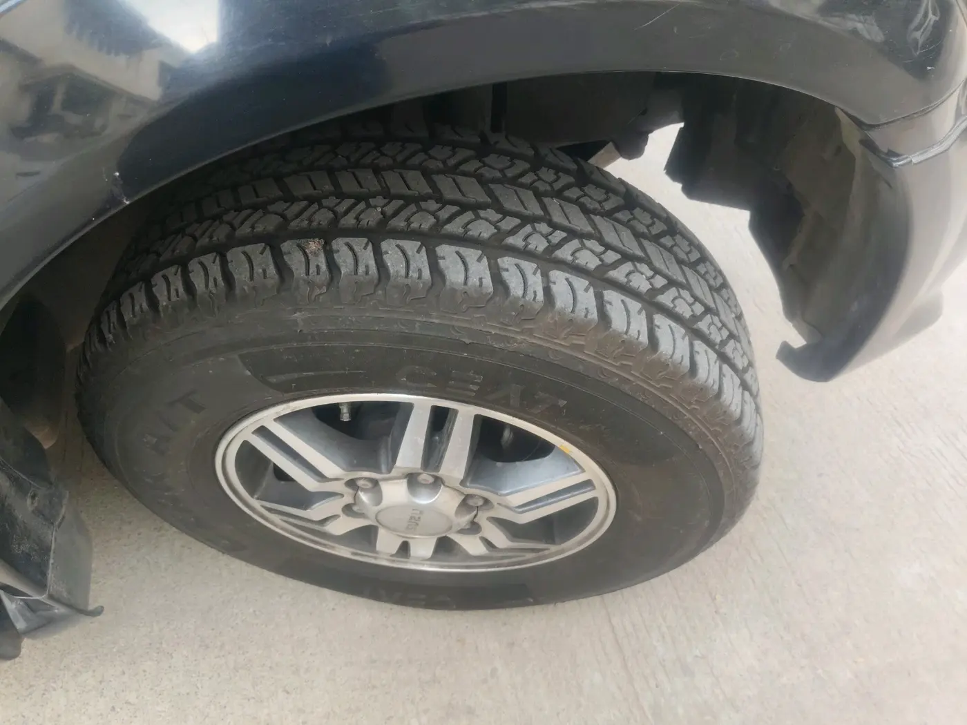 2013 ISUZU MU-7 4x2 MT, Diesel, Manual, 1,33,788 km, tyre