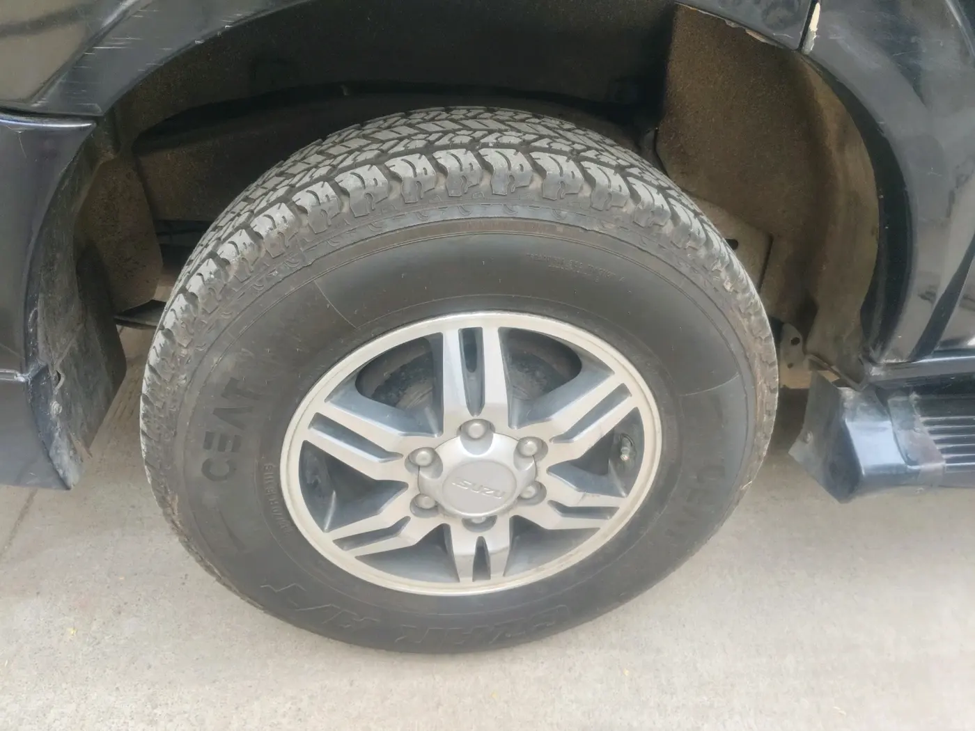 2013 ISUZU MU-7 4x2 MT, Diesel, Manual, 1,33,788 km, tyre
