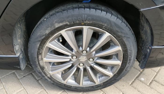 2019 Maruti Ciaz ALPHA 1.5 SHVS PETROL, Petrol, Manual, 1,00,275 km, tyre