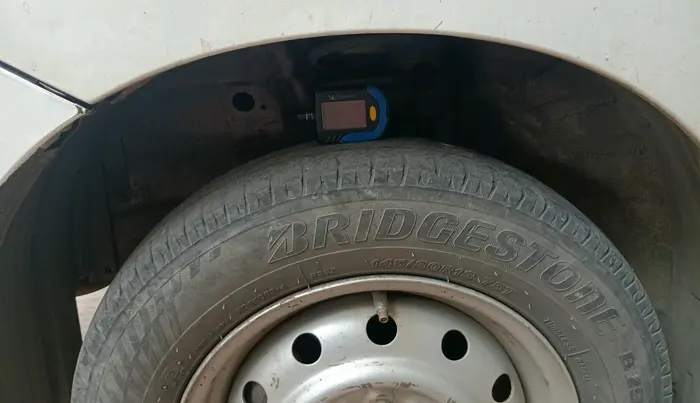 2017 Maruti Wagon R 1.0 LXI CNG, CNG, Manual, 1,02,132 km, tyre
