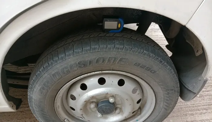2017 Maruti Wagon R 1.0 LXI CNG, CNG, Manual, 1,02,132 km, tyre