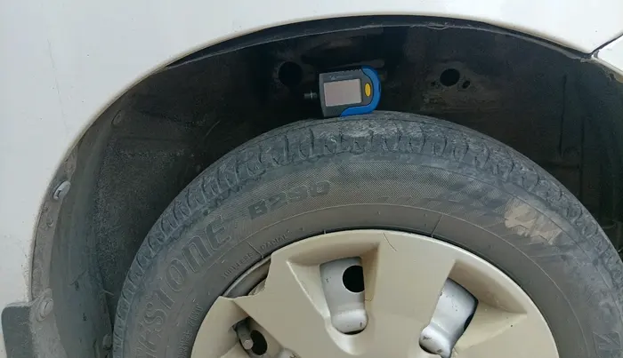 2017 Maruti Wagon R 1.0 LXI CNG, CNG, Manual, 1,02,132 km, tyre