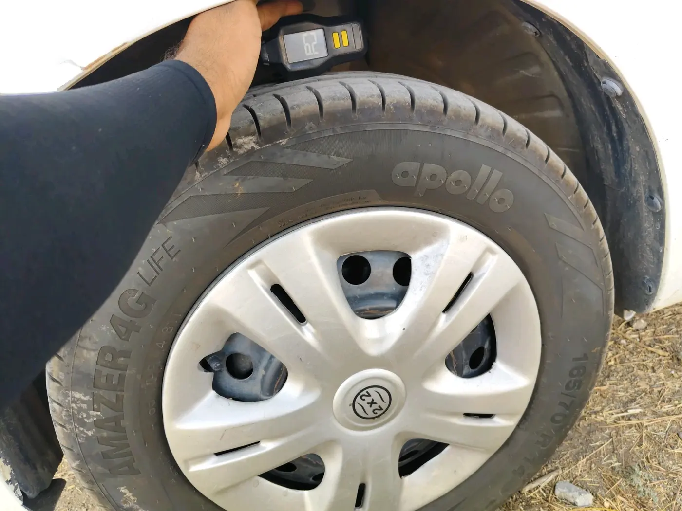 2016 Maruti Wagon R 1.0 VXI AMT, CNG, Automatic, 1,04,269 km, tyre