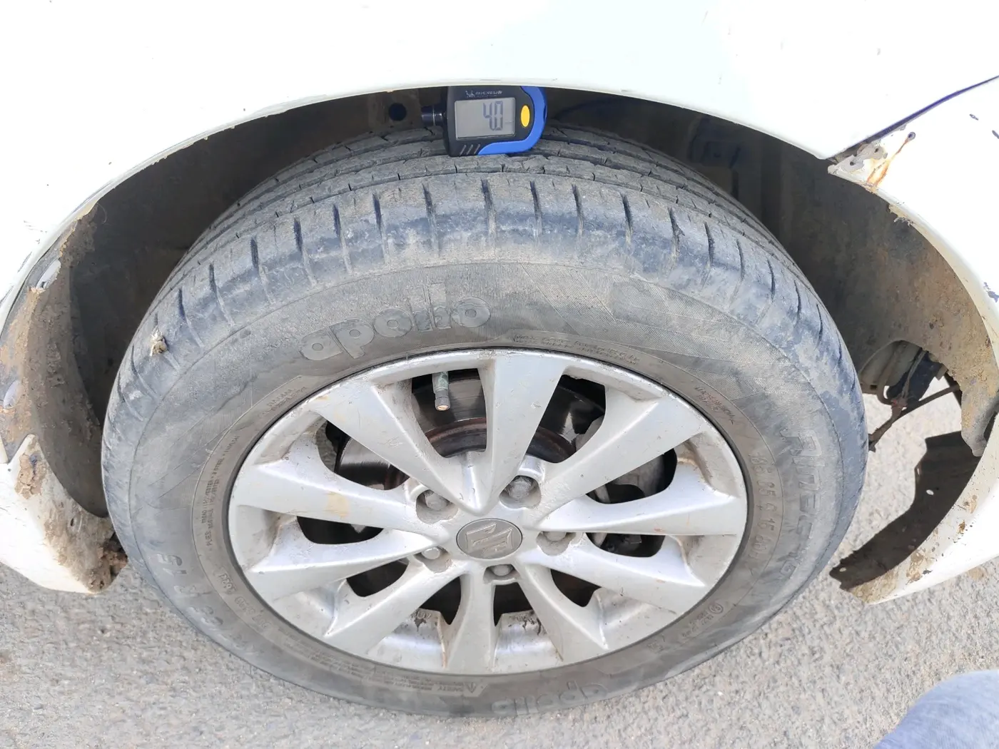 2014 Maruti Ertiga ZDI, Diesel, Manual, 1,18,113 km, tyre