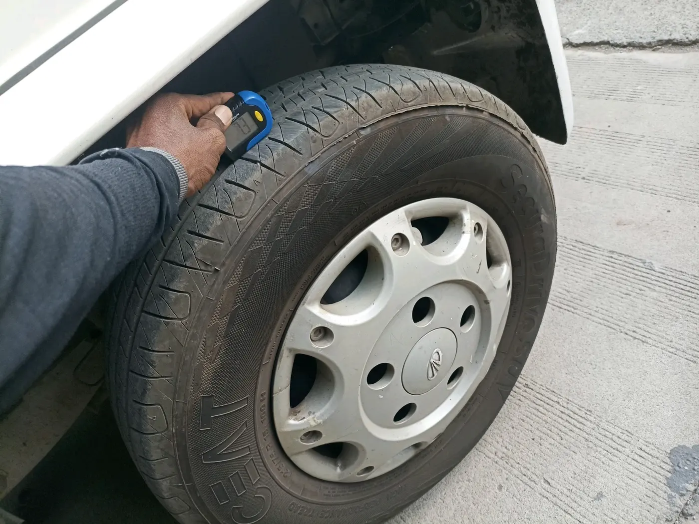 2019 Mahindra Bolero POWER PLUS SLE, Diesel, Manual, 1,01,408 km, tyre