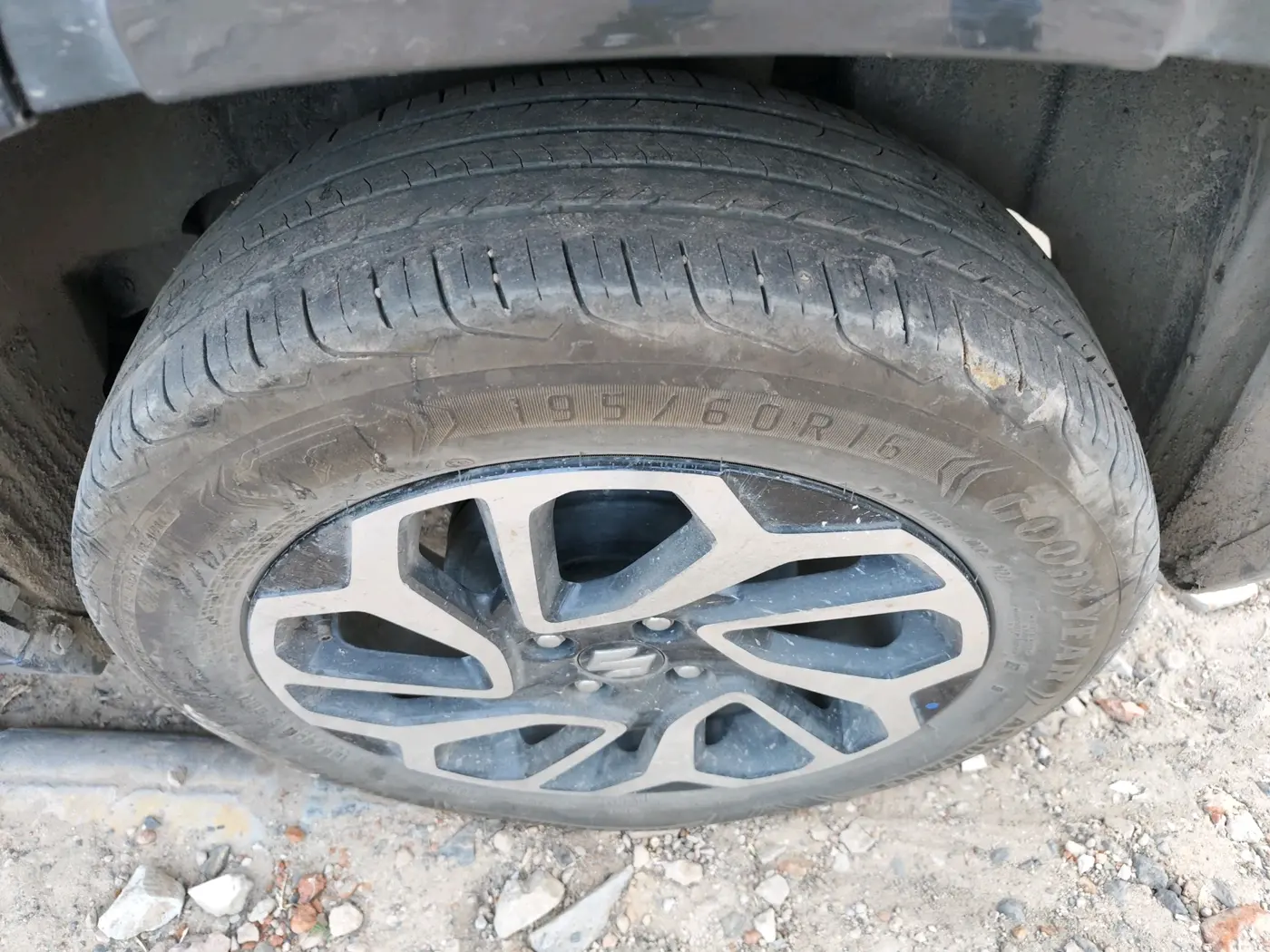 2024 Maruti FRONX ALPHA 1.0L TURBO 6 AT, Petrol, Automatic, 57,125 km, tyre