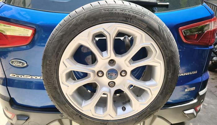 2018 Ford Ecosport TITANIUM + 1.5L DIESEL, Diesel, Manual, 1,27,635 km, tyre