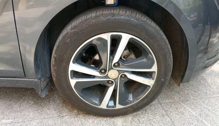 2023 Tata ALTROZ XZ PETROL, Petrol, Manual, 21,418 km, tyre